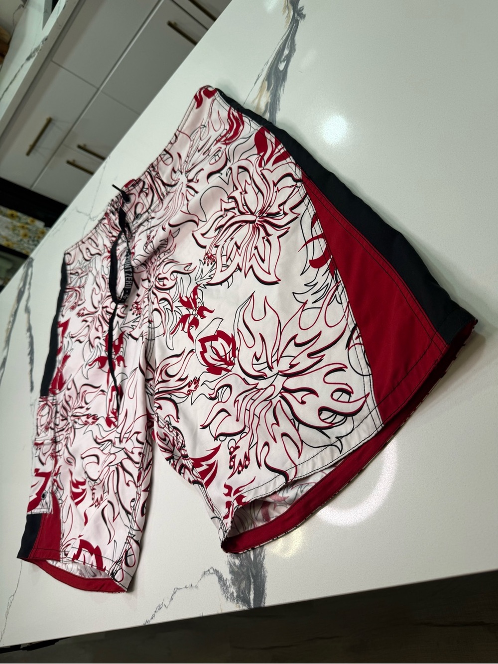Point Zero Mens Boardshorts XL Swim Trunks Red White Black Tribal Floral Cargo